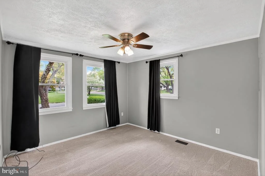 Photo of 9773 EMERALD LANE