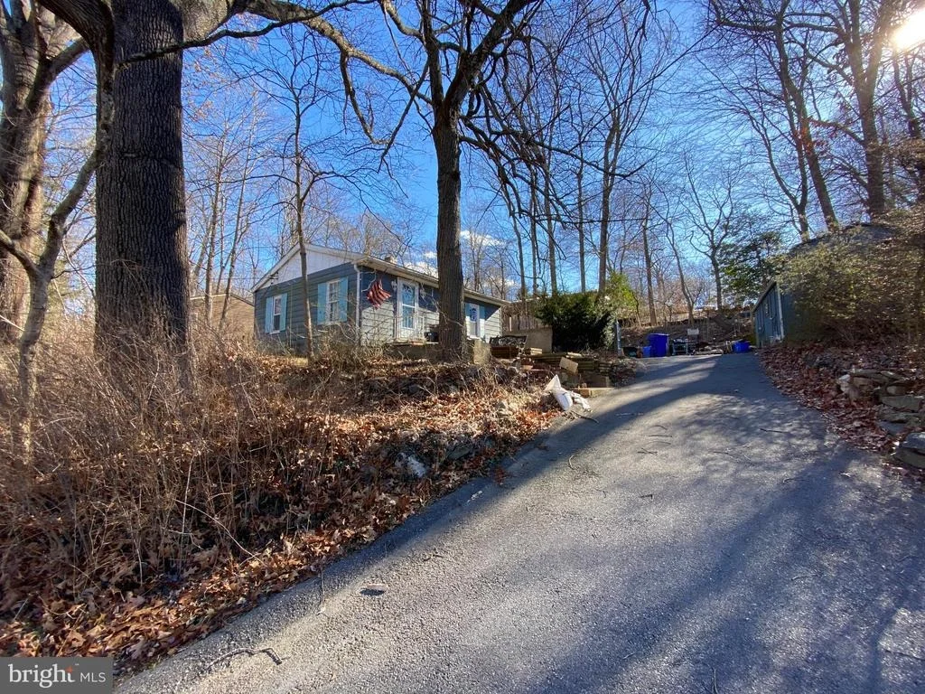 Photo of 811 JOHNSON AVENUE