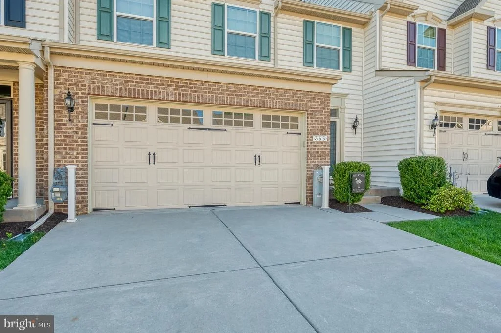 Photo of 355 TUFTON CIRCLE