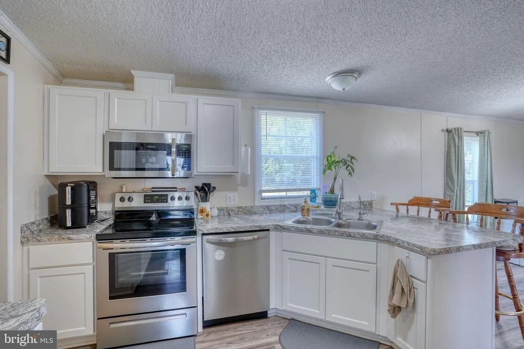 Photo of 6195 WATSON ROAD
