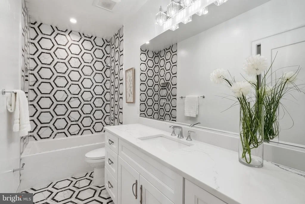 Photo of 5047 MACARTHUR BOULEVARD NW