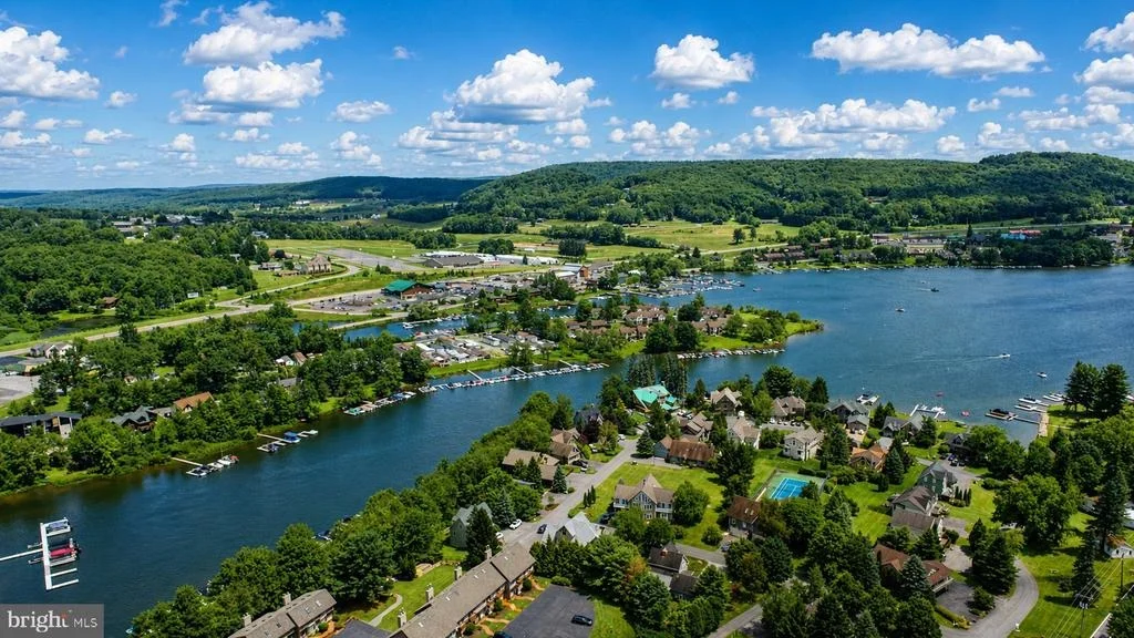 Photo of 250 LAKE POINTE DRIVE