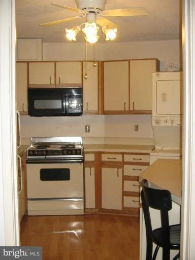 Photo of Unit 2203 at 15107 INTERLACHEN DRIVE