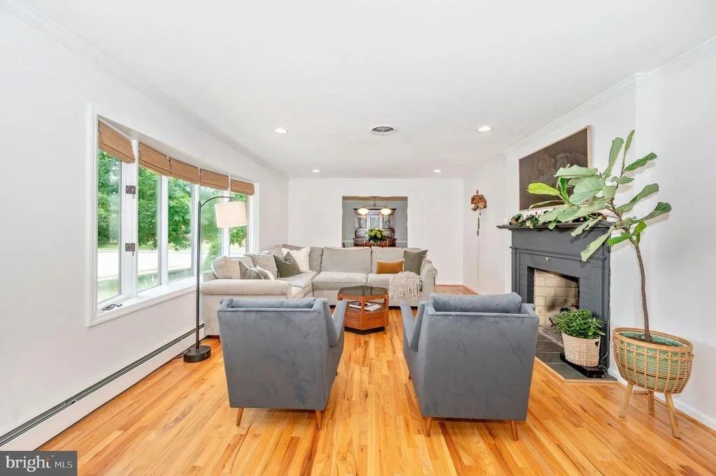 Photo of 201 CRESTVIEW COURT