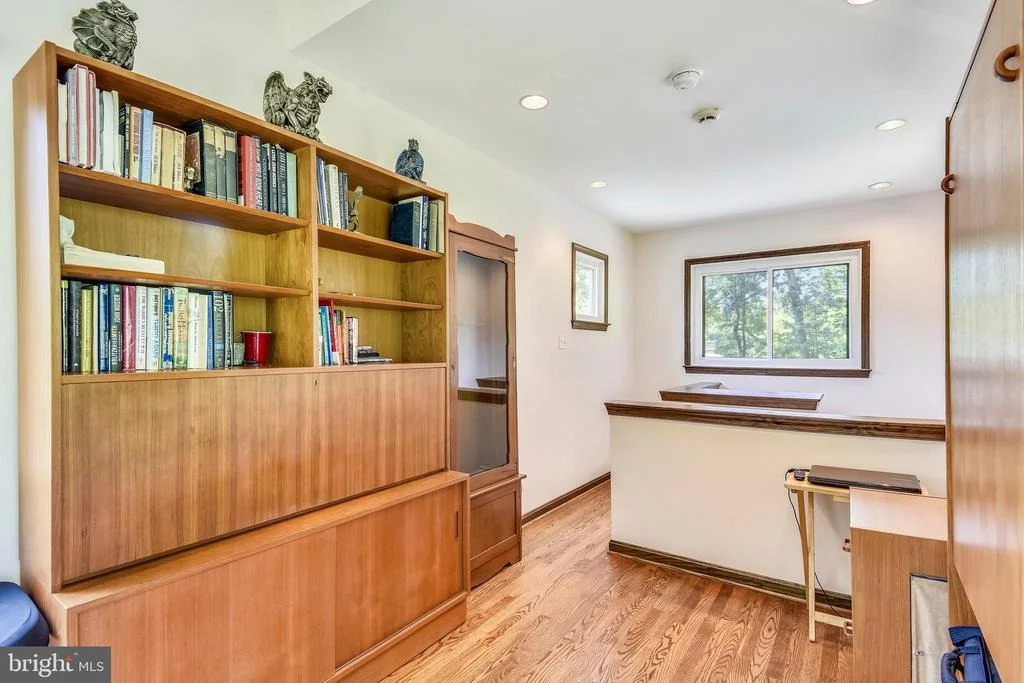 Photo of 9919 MACARTHUR BOULEVARD