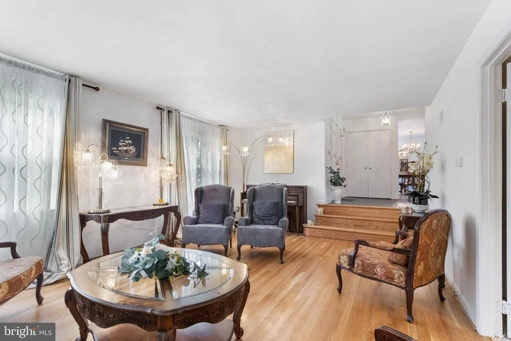 Photo of 2609 VILLAGE LANE