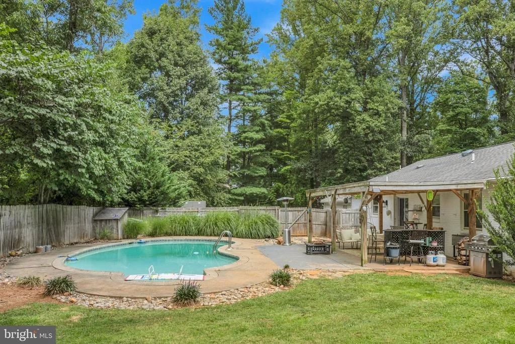 Photo of 5238 GRAYSTONE ROAD