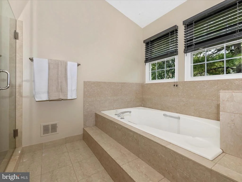 Photo of 112 BOOKHAM LANE