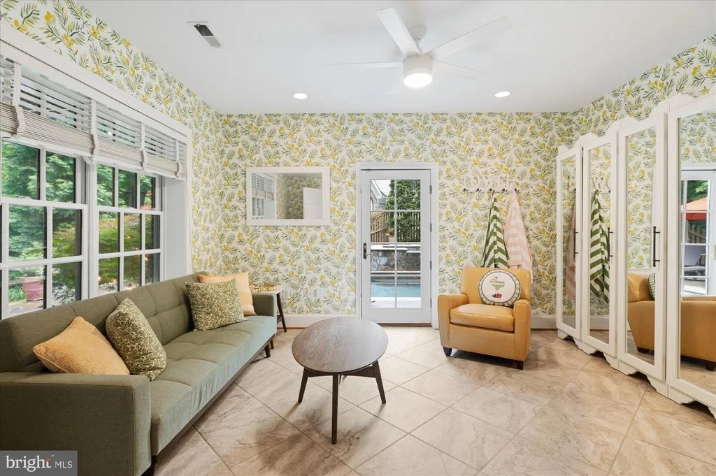 Photo of 4115 40TH PLACE N