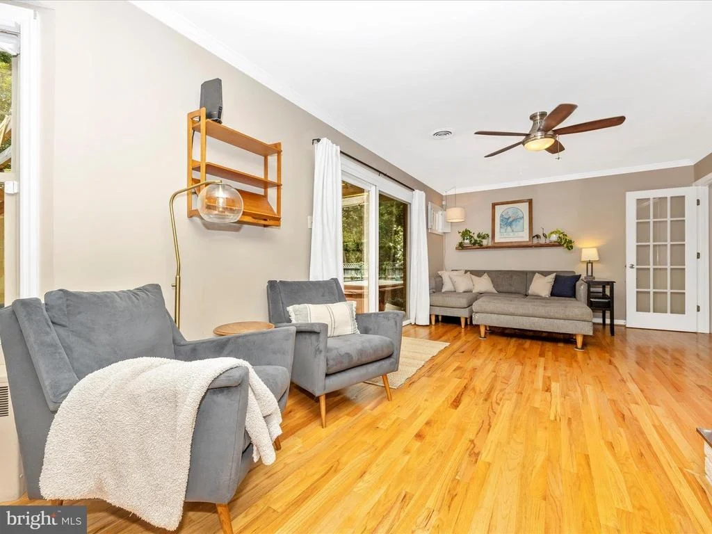 Photo of 201 CRESTVIEW COURT