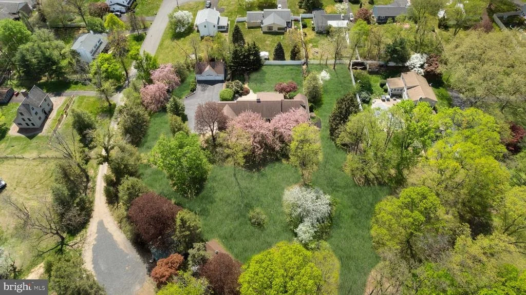 Photo of 682 WHIRLAWAY DRIVE