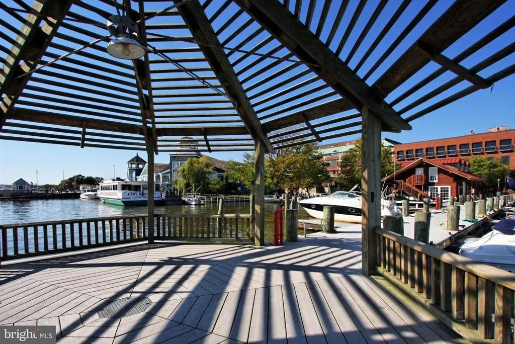 Photo of 4018 ROBERTSON BOULEVARD