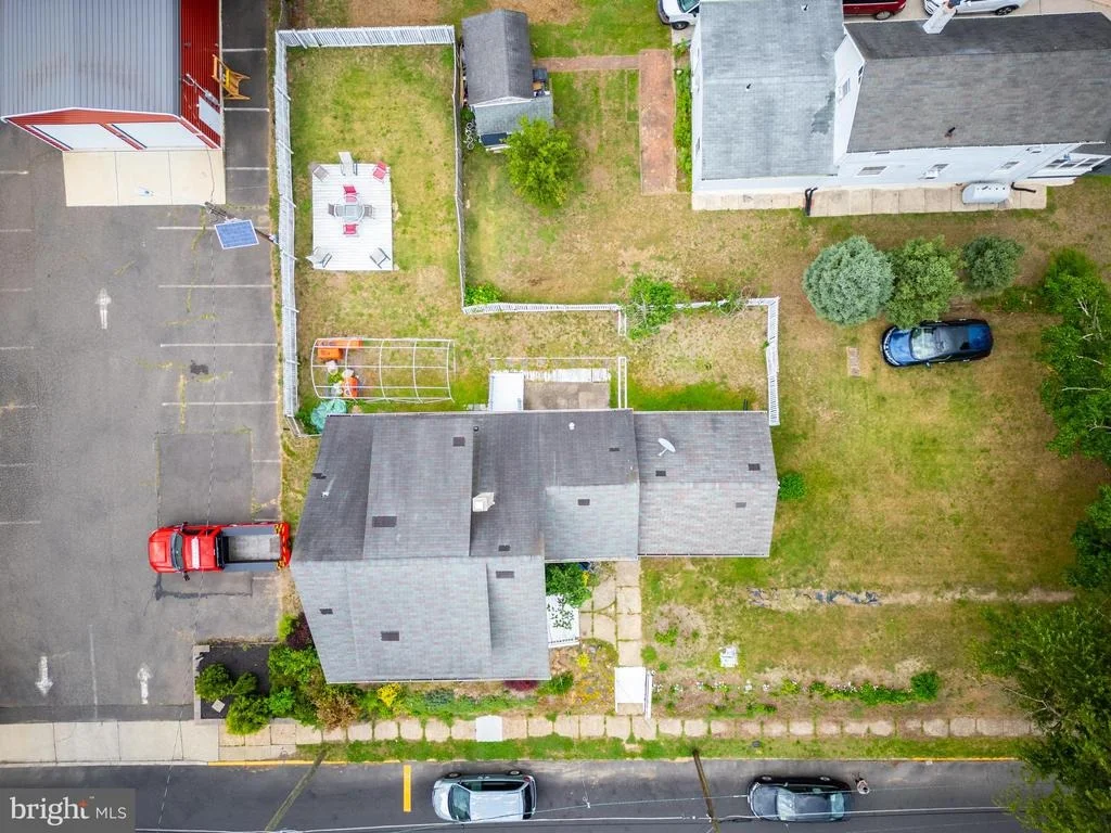 Photo of 39 E 2ND AVENUE