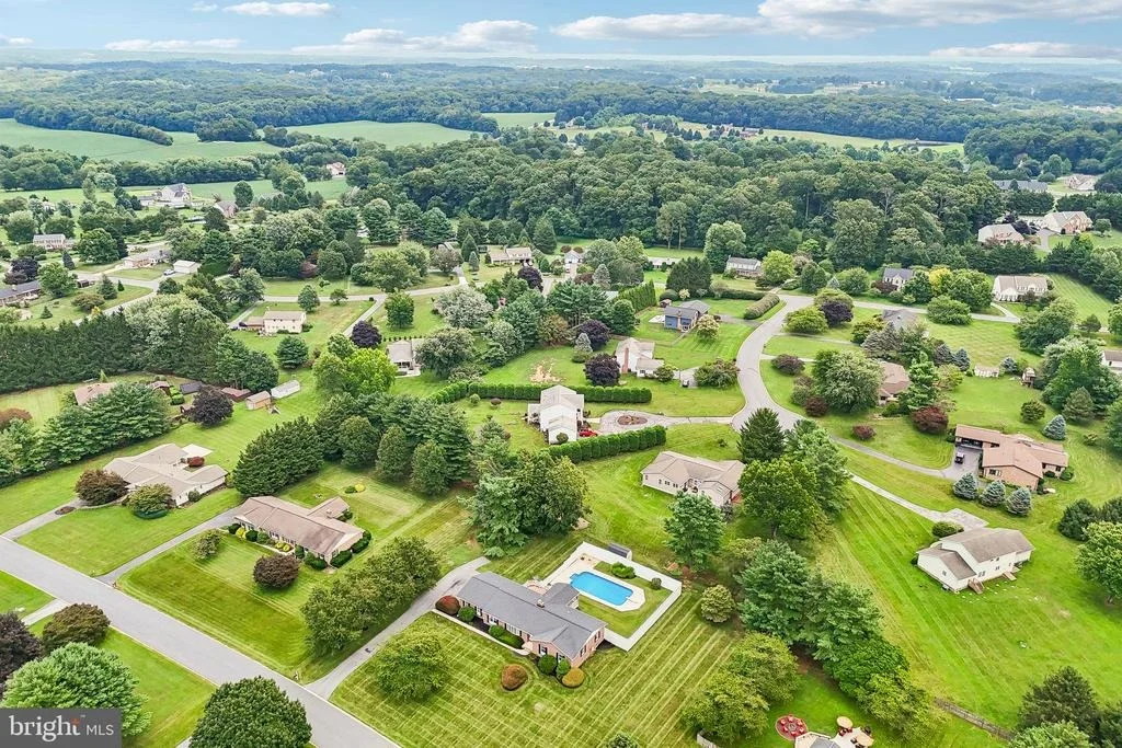 Photo of 2215 CHEROKEE DRIVE