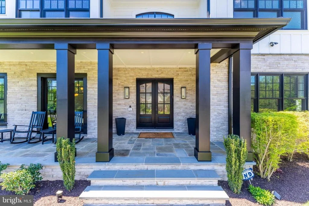 Photo of 952 WALKER ROAD