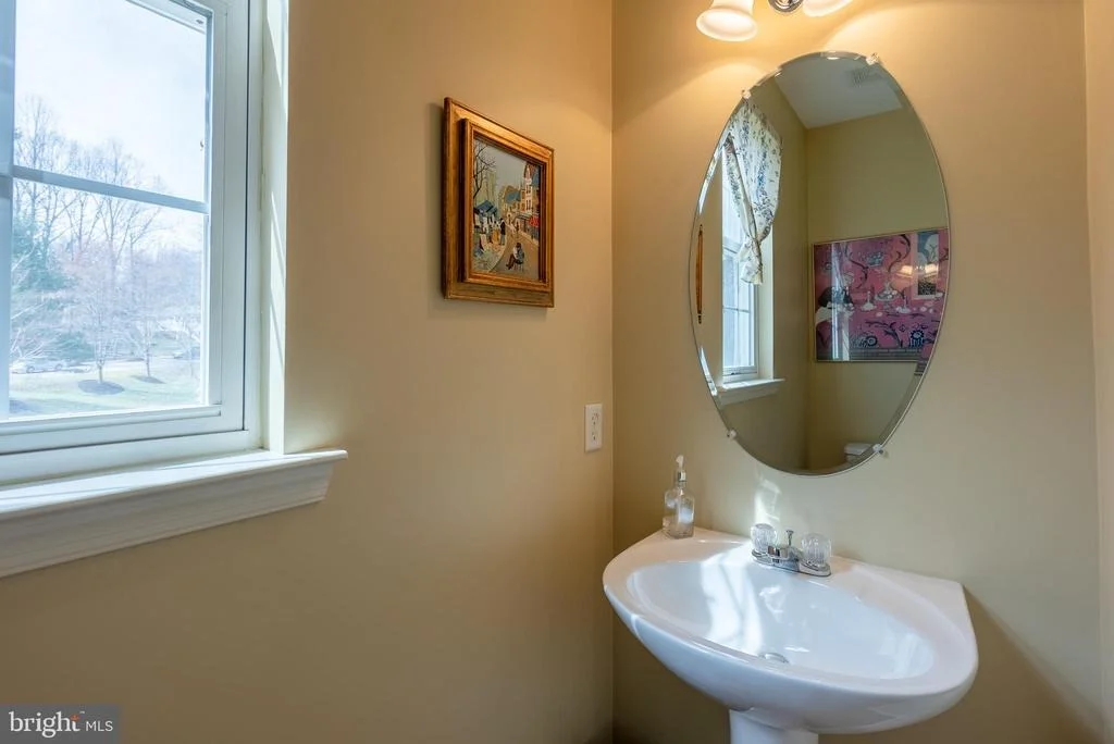 Photo of 10419 WHITE COURT