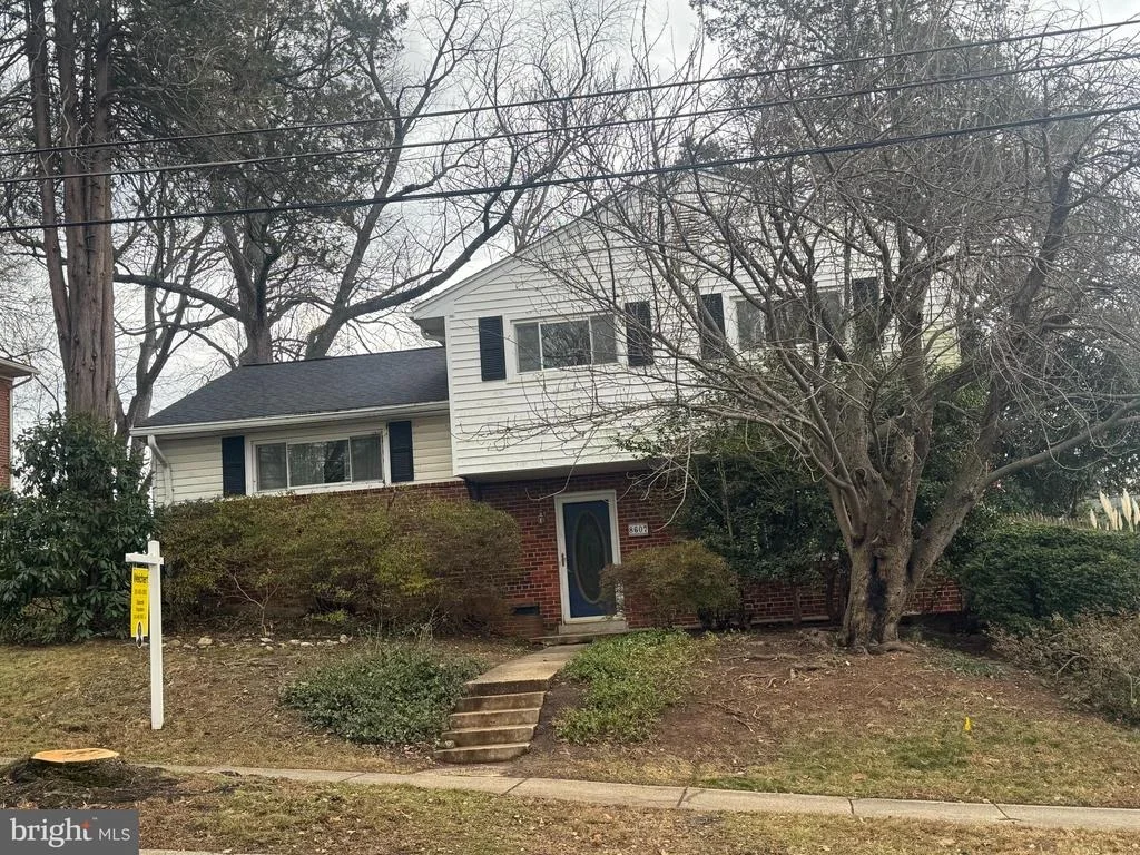 Photo of 8607 LANIER DRIVE