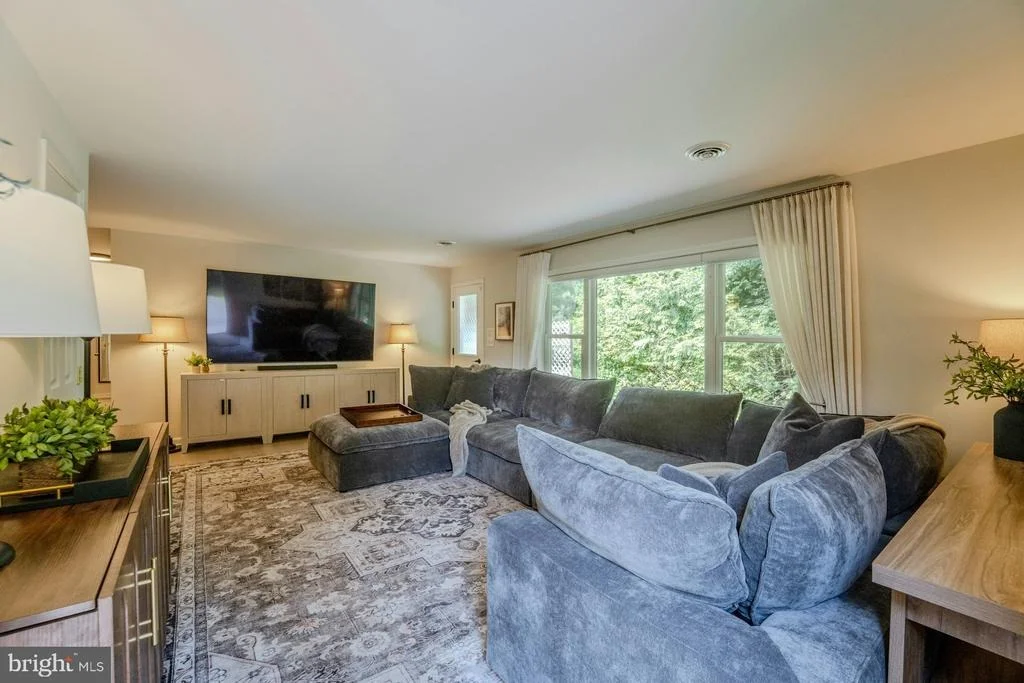 Photo of 17301 ROUNDMONT PLACE