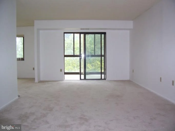 Photo of Unit 4425 at 15100 INTERLACHEN DRIVE