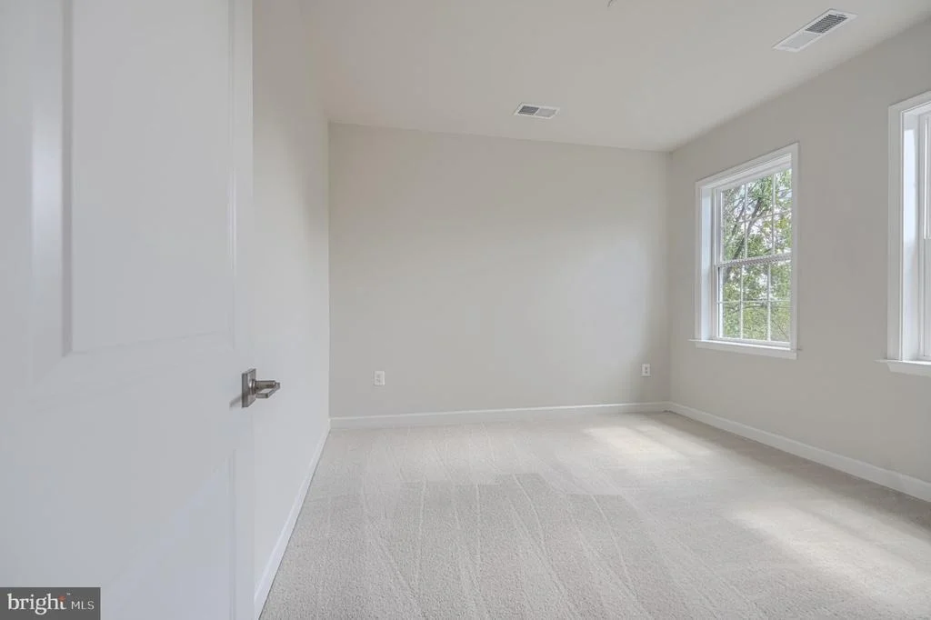 Photo of 6060 FLOREY ROAD