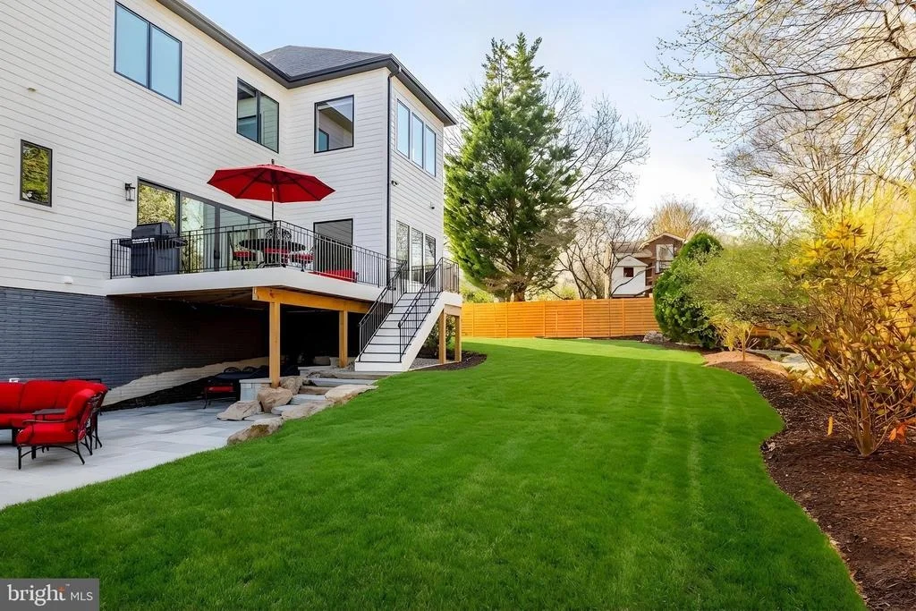 Photo of 1100 BALLS HILL ROAD