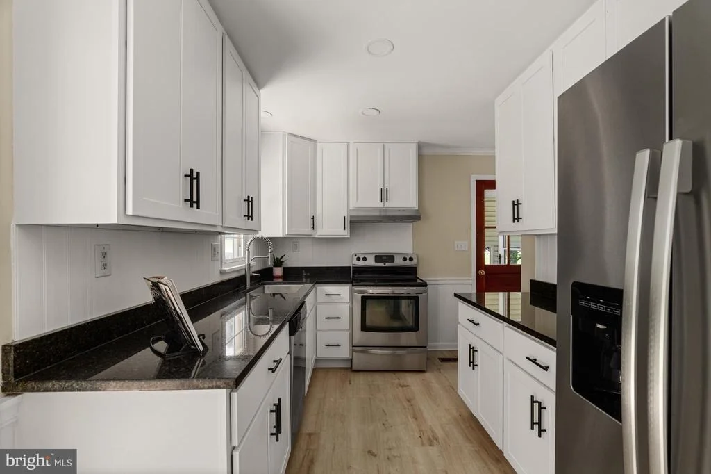 Photo of 100 HUNTCREST CIRCLE