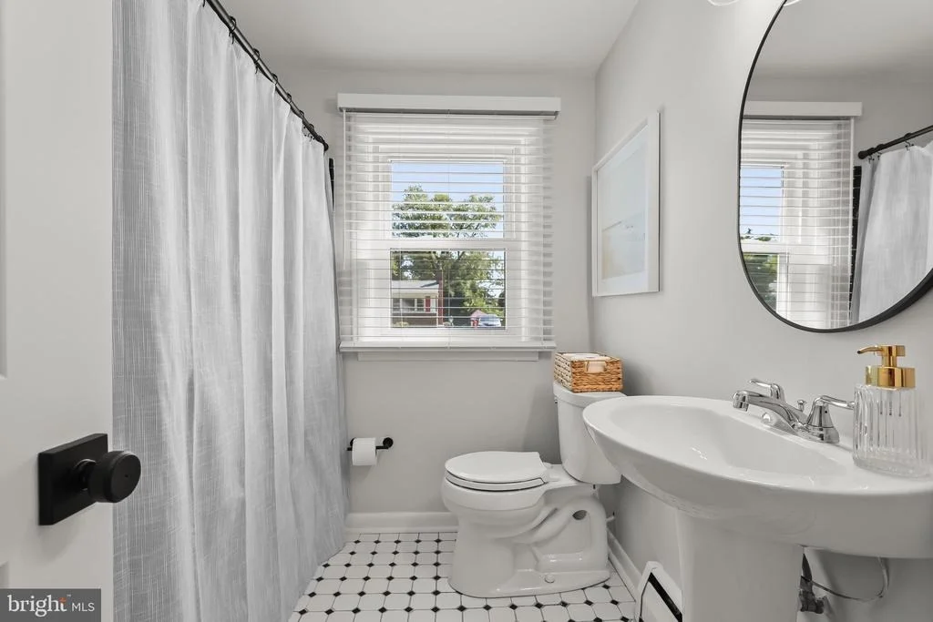 Photo of 906 SOUTHWICK DRIVE