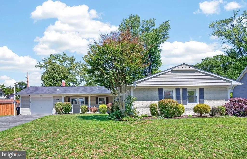 Photo of 3905 CARVEL LANE
