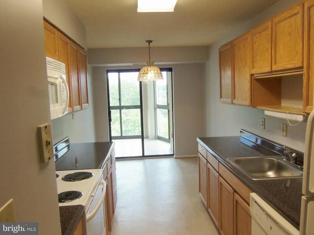 Photo of Unit 3709 at 15115 INTERLACHEN DRIVE