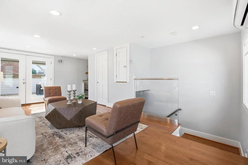 Photo of 915 3RD STREET NE
