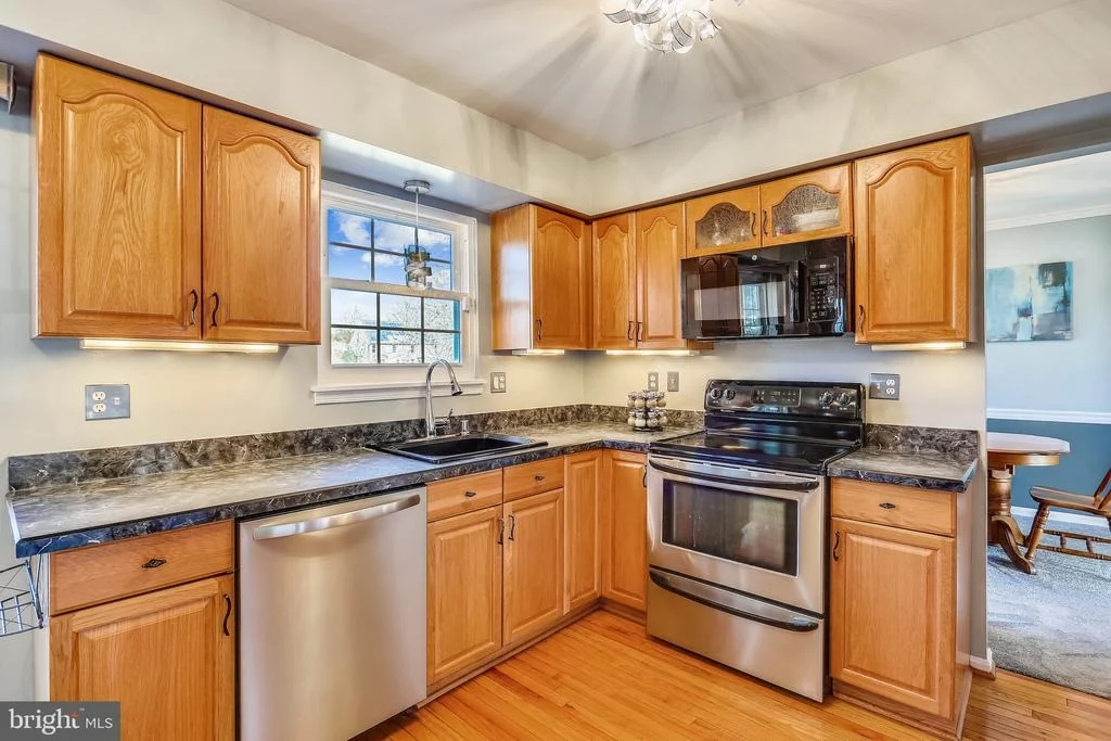 Photo of 915 POINTER RIDGE DRIVE