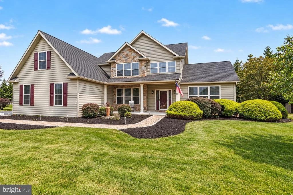 Photo of 12 E SUMMIT DRIVE