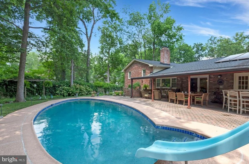 Photo of 4401 DOLPHIN LANE