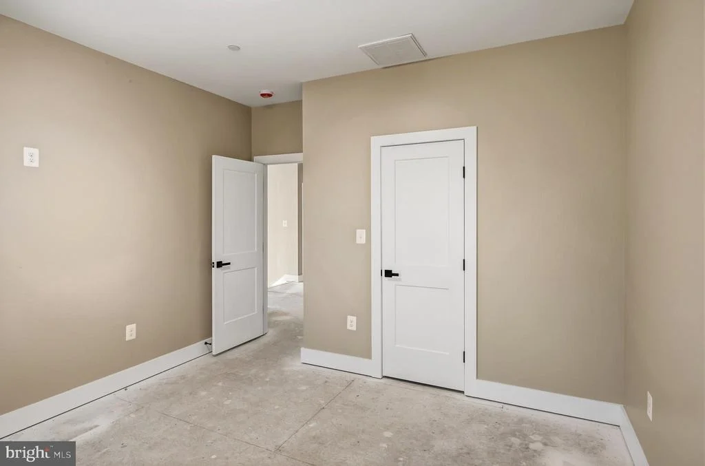 Photo of 584 PARK ROAD