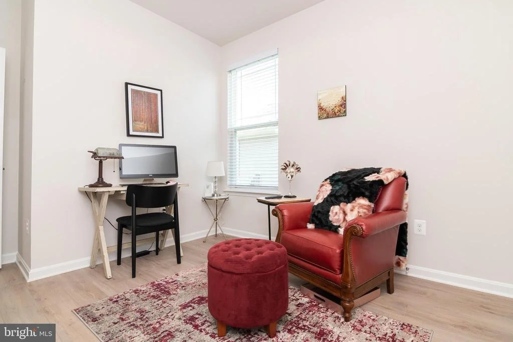 Photo of 25068 TREEVIEW LN