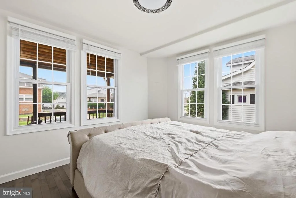 Photo of 1742 LESLIE ROAD