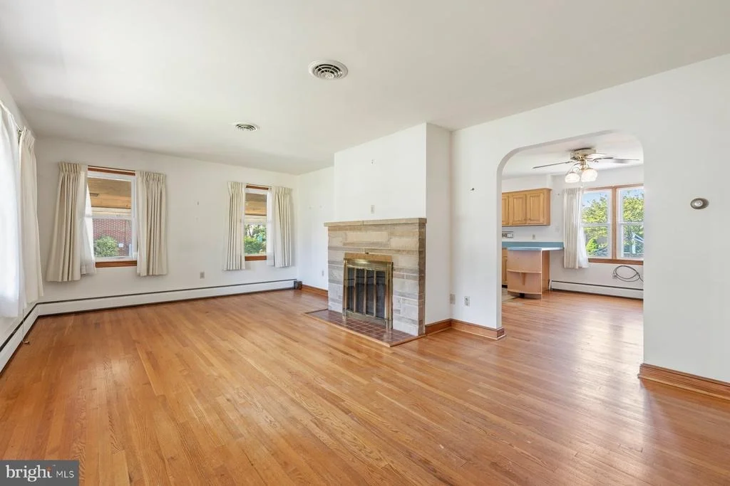 Photo of 16 LINDEN BOULEVARD