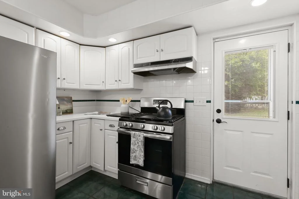 Photo of 2708 EVERGREEN AVENUE
