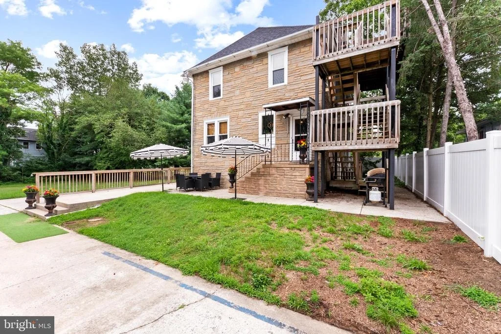 Photo of 1124 MANTUA PIKE