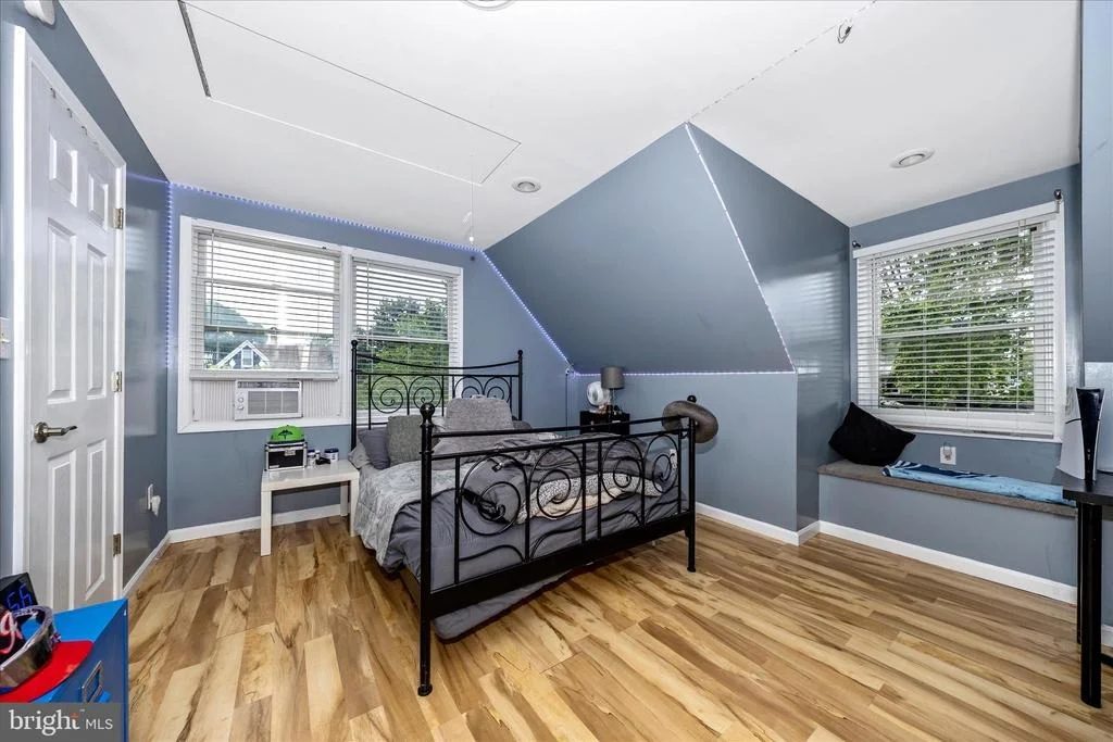 Photo of 6641 JEFFERSON BLVD
