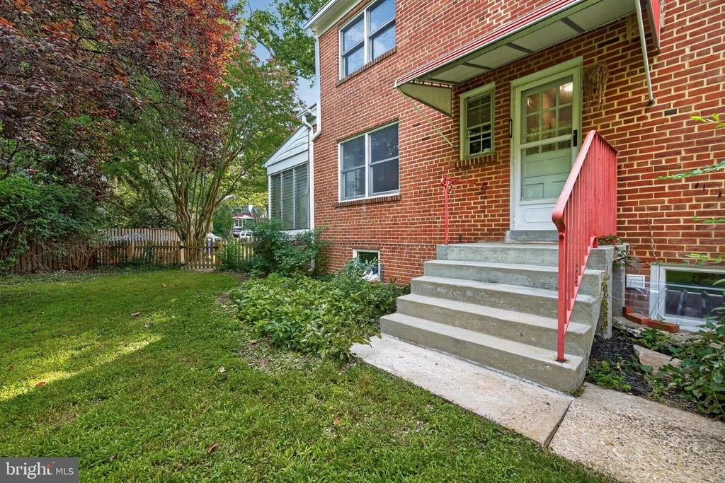 Photo of 9802 FOREST GROVE DRIVE