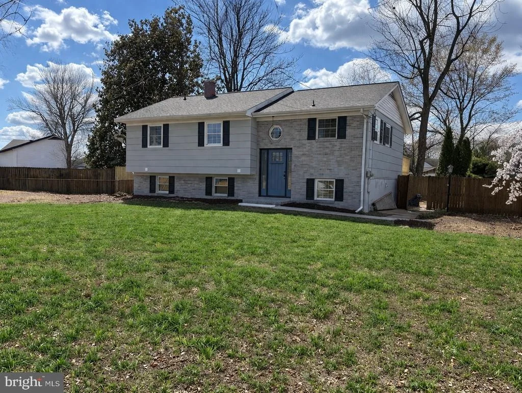 Photo of 925 LONGVIEW AVENUE