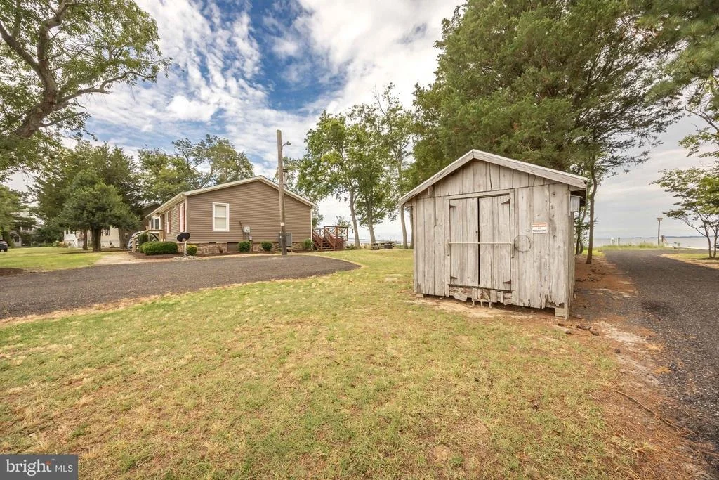 Photo of 7940 RIVERVIEW ROAD
