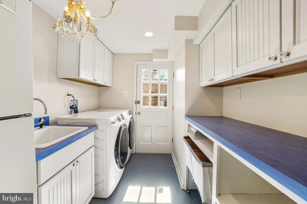 Photo of 418 NEALE COURT