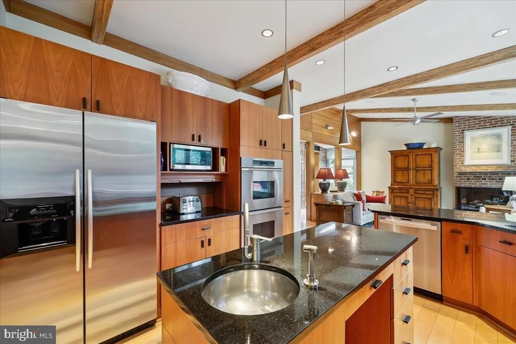 Photo of 1212 WOODSIDE PARKWAY
