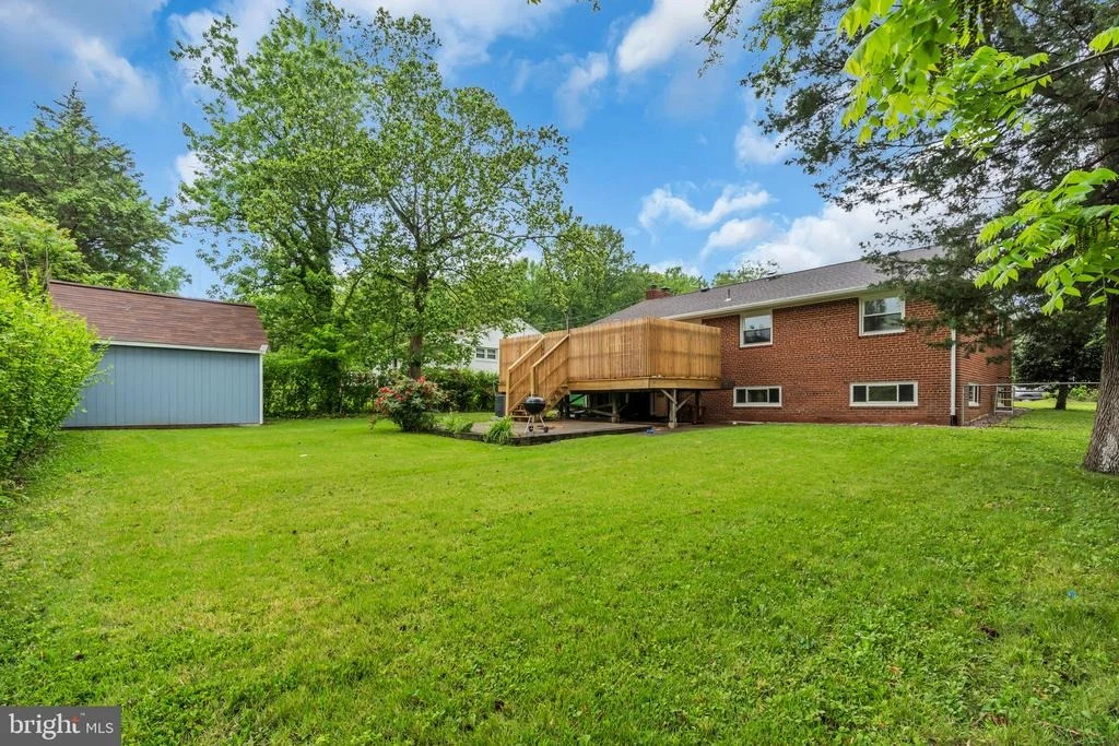 Photo of 6809 BRADDOCK ROAD