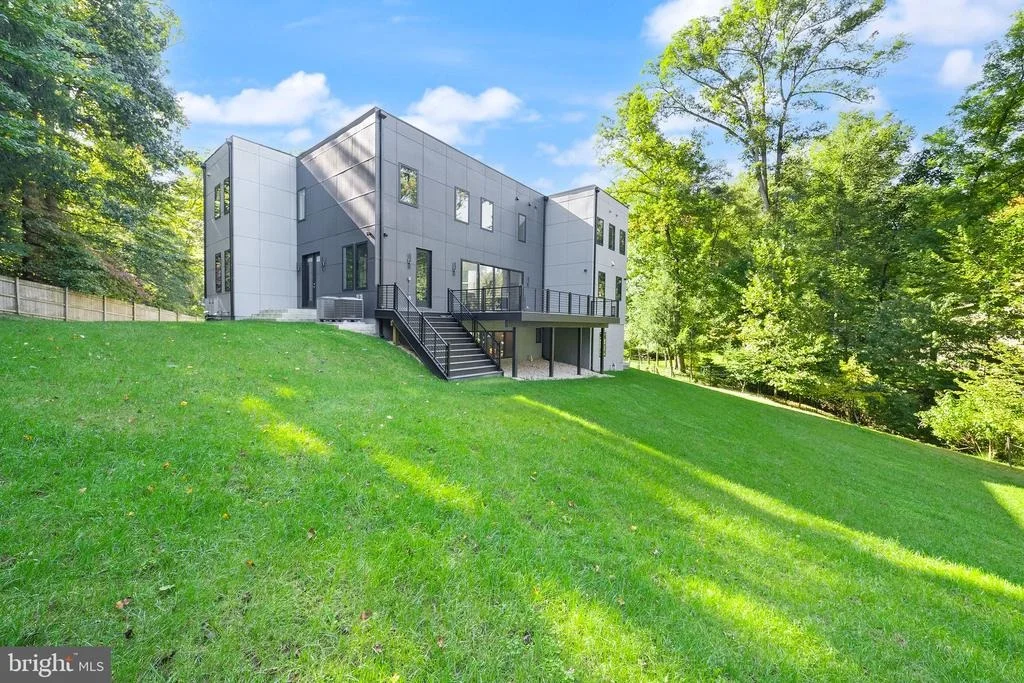 Photo of 3525 GLENBROOK ROAD