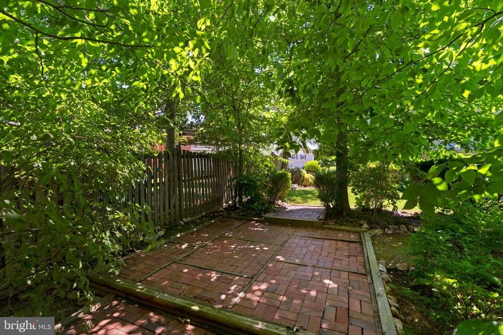 Photo of 6703 RED JACKET ROAD