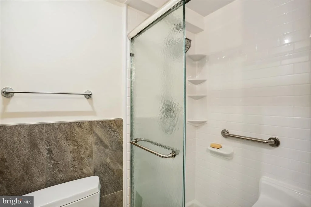 Photo of 927 POINTER RIDGE DRIVE
