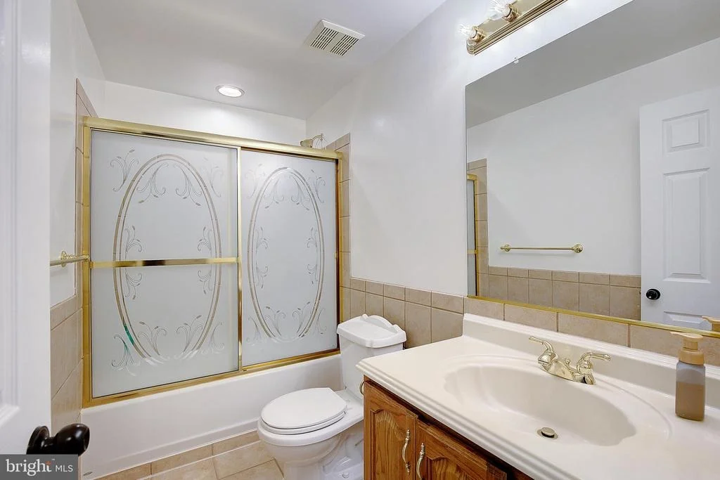Photo of 2424 VALLEY BROOK LANE